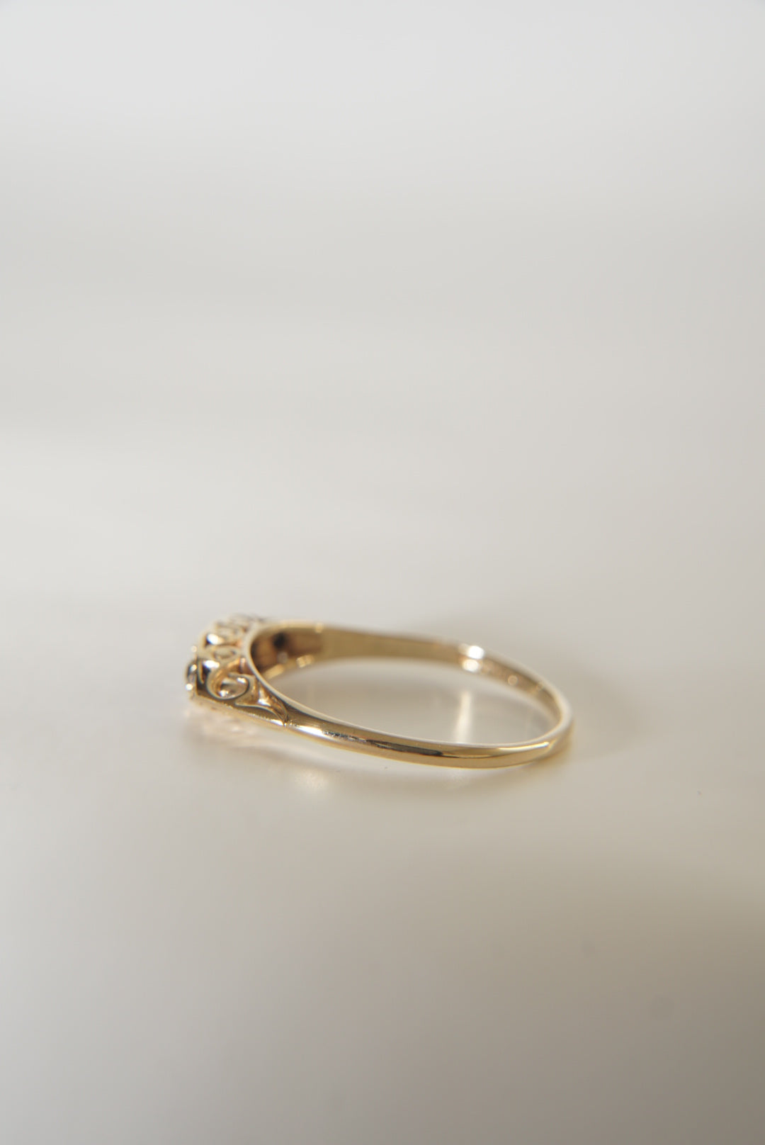 MARLIE | SAPPHIRE 5 STONE FILIGREE RING
