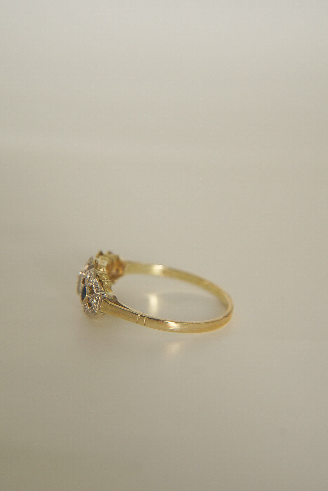 LIZZY | 18CT ART DECO SAPPHIRE & DIAMOND RING