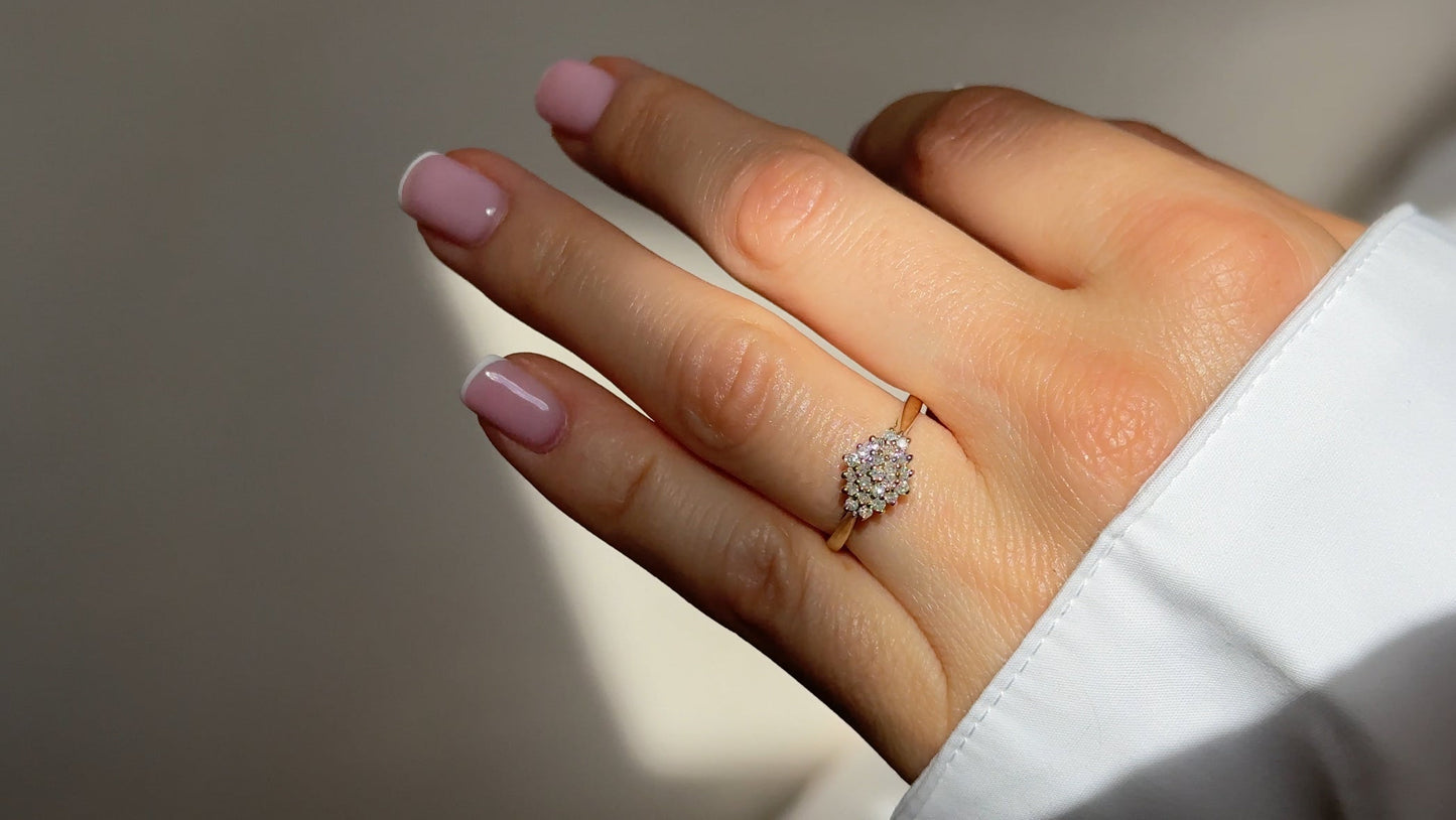 GIA | 9CT DIAMOND CLUSTER RING