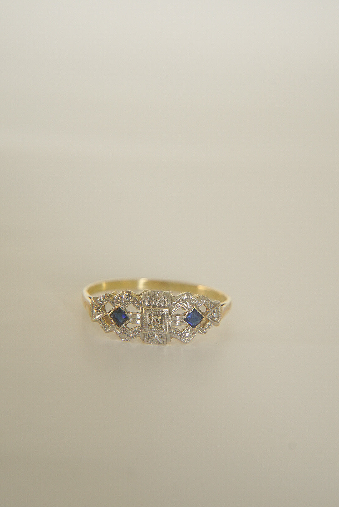 LIZZY | 18CT ART DECO SAPPHIRE & DIAMOND RING