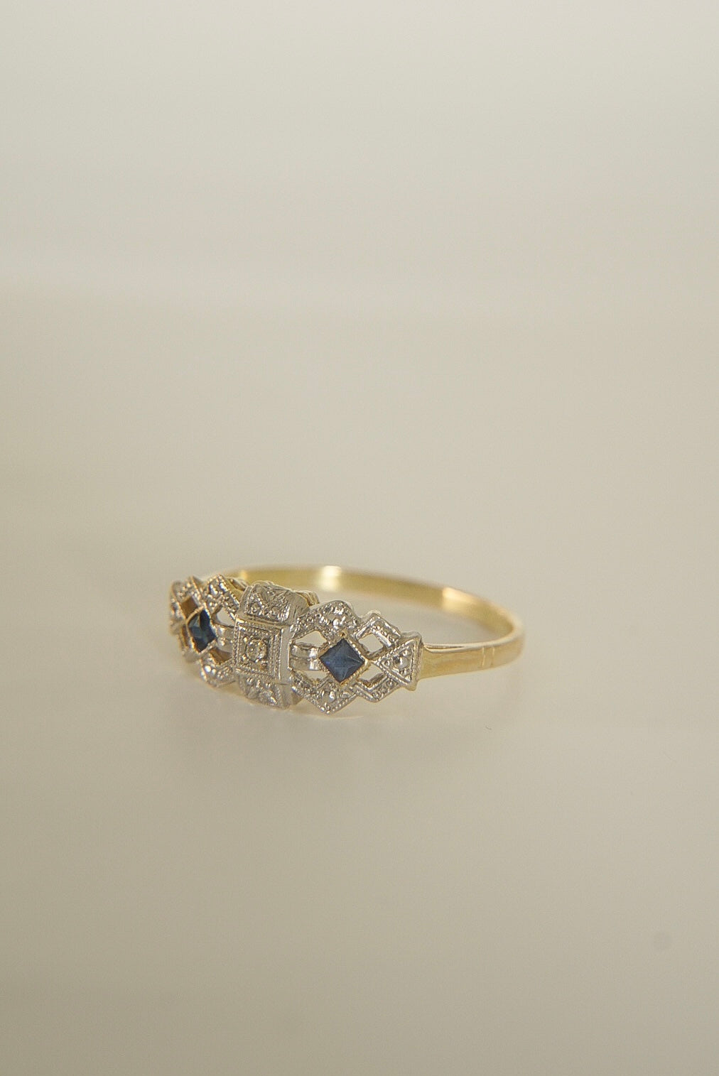 LIZZY | 18CT ART DECO SAPPHIRE & DIAMOND RING