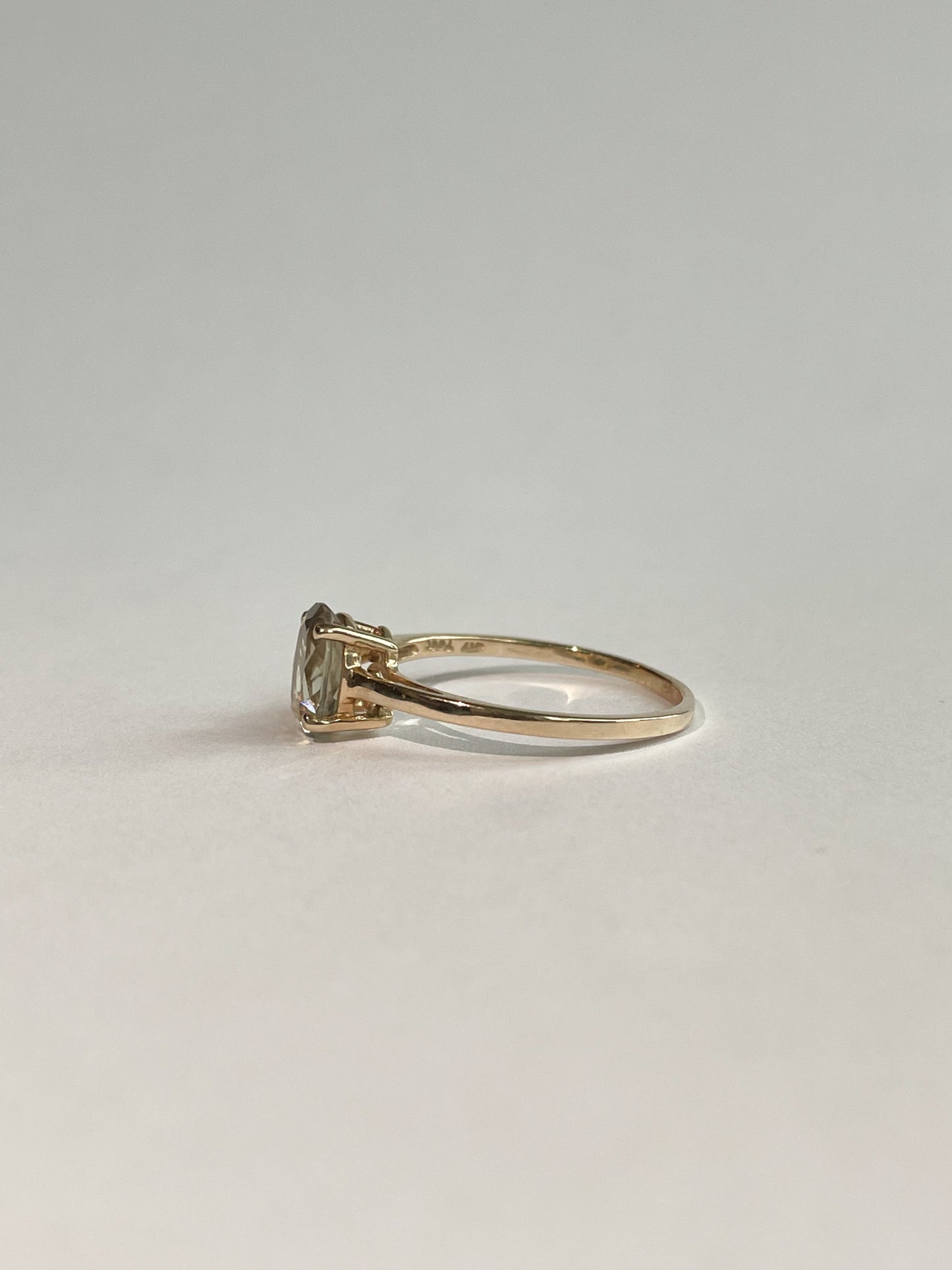 AMY | 10CT GREEN TOPAZ SOLITAIRE RING