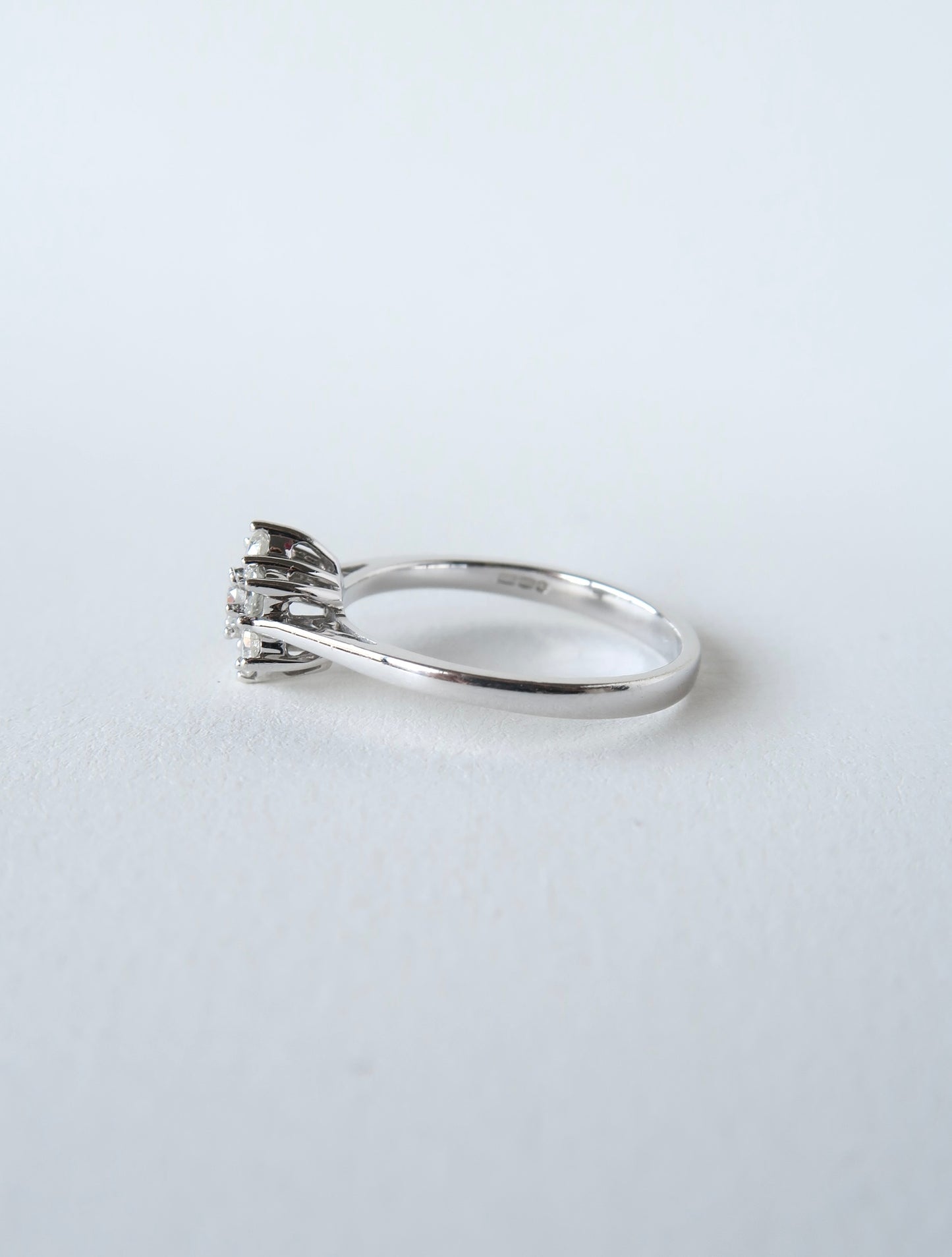 VIOLETTA | WHITE GOLD DIAMOND CLUSTER RING