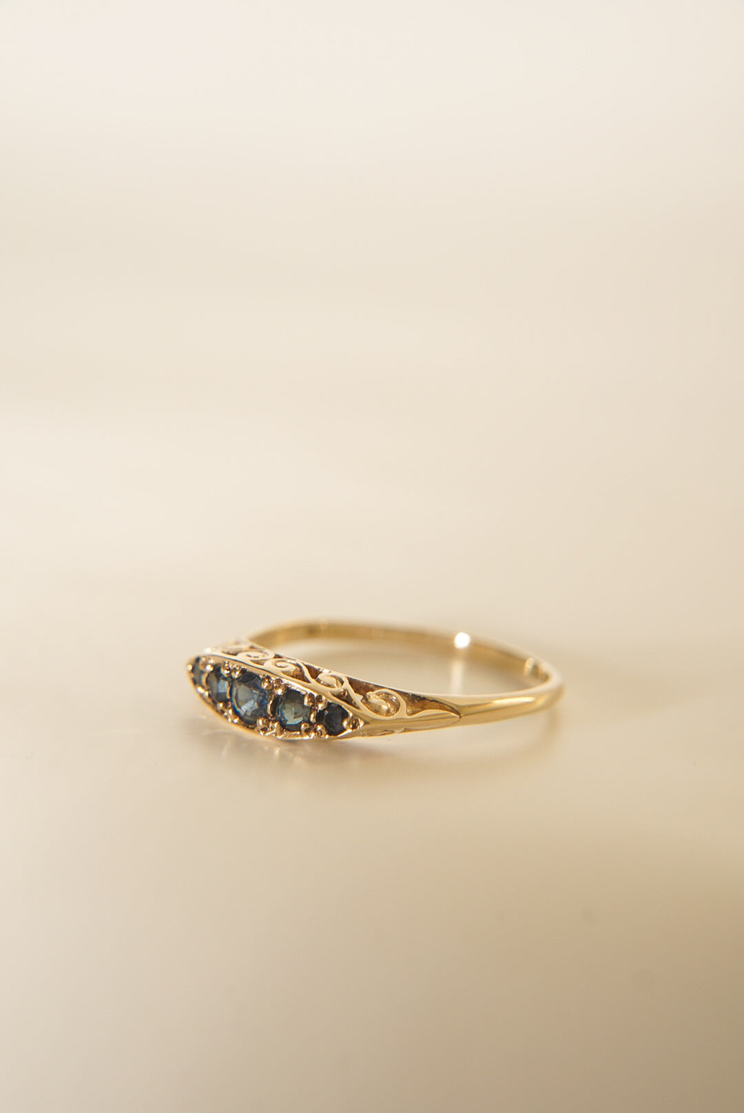 MARLIE | SAPPHIRE 5 STONE FILIGREE RING