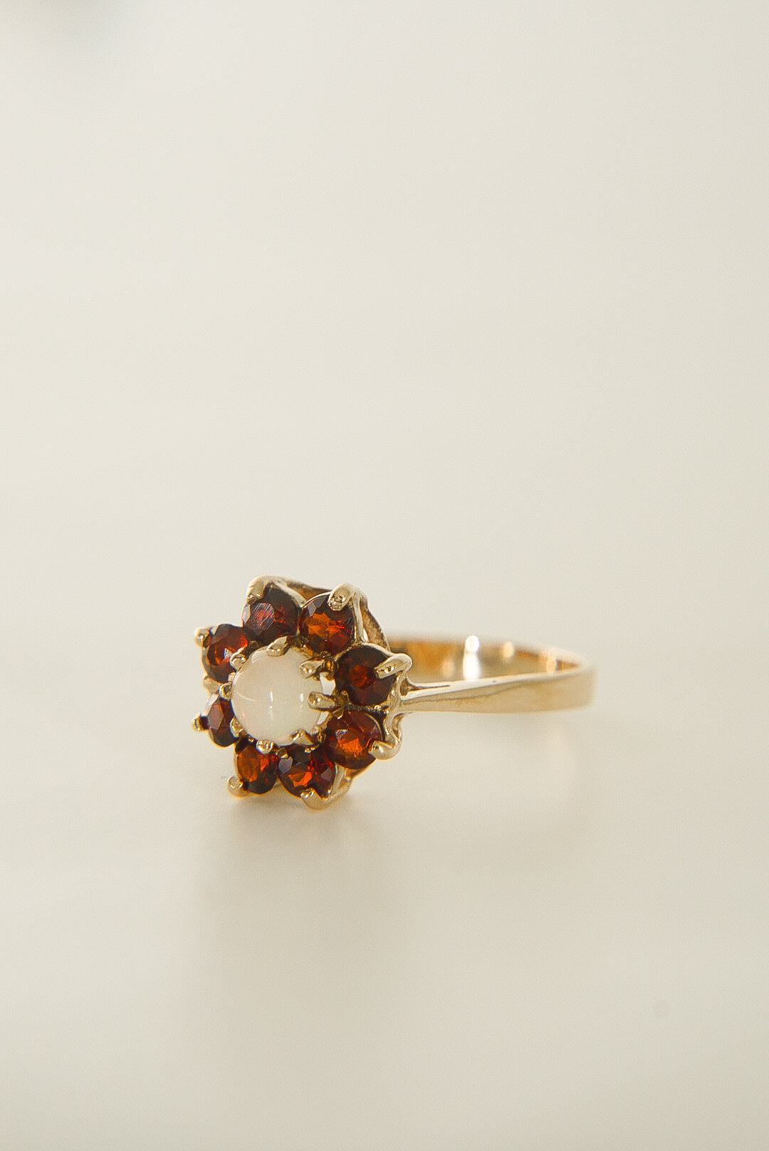 ELLA | VINTAGE 9CT GOLD OPAL & GARNET CLUSTER RING
