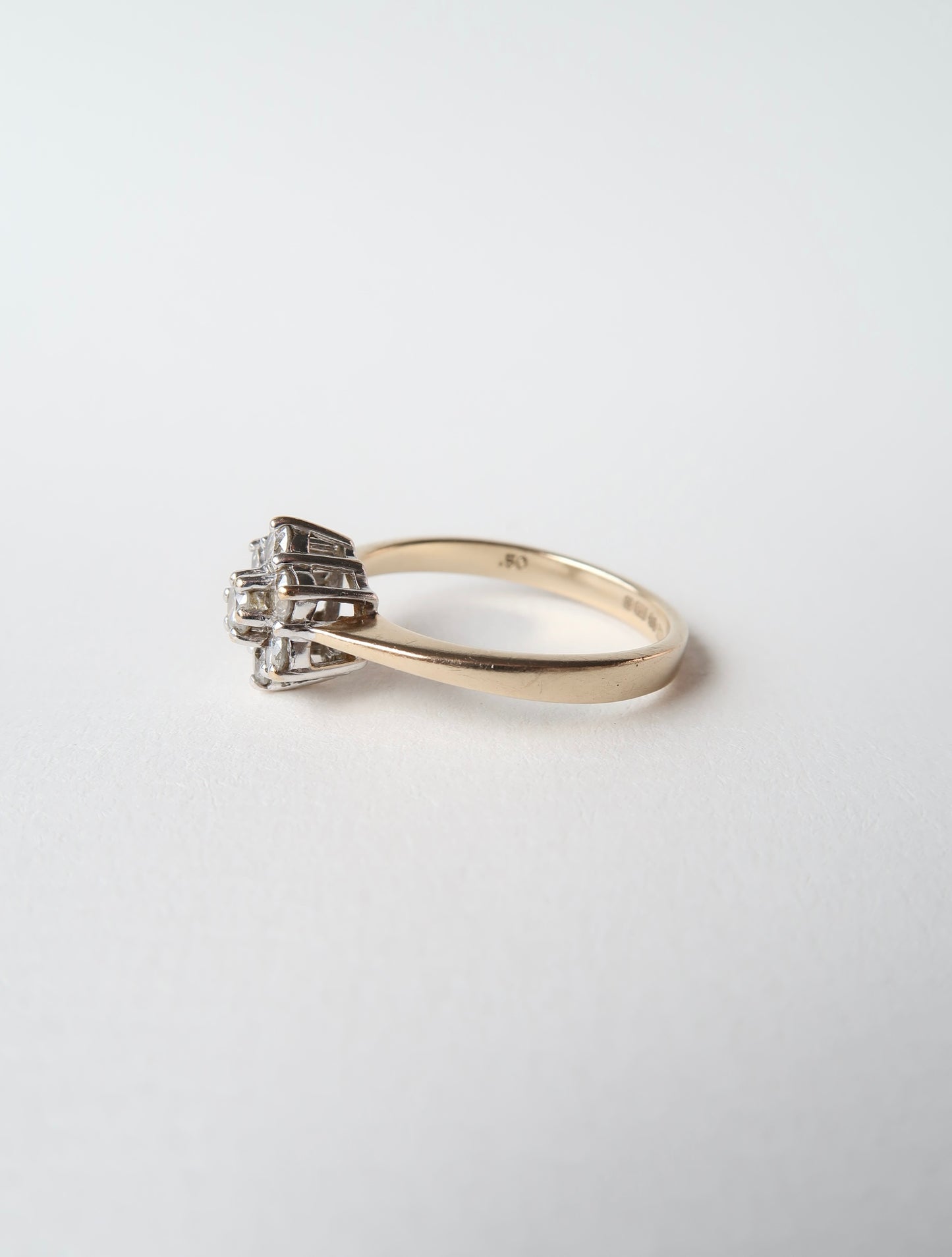 SERENA | DIAMOND DAISY CLUSTER RING