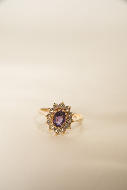 LIVIA | AMETHYST & WHITE SAPPHIRE CLUSTER RING