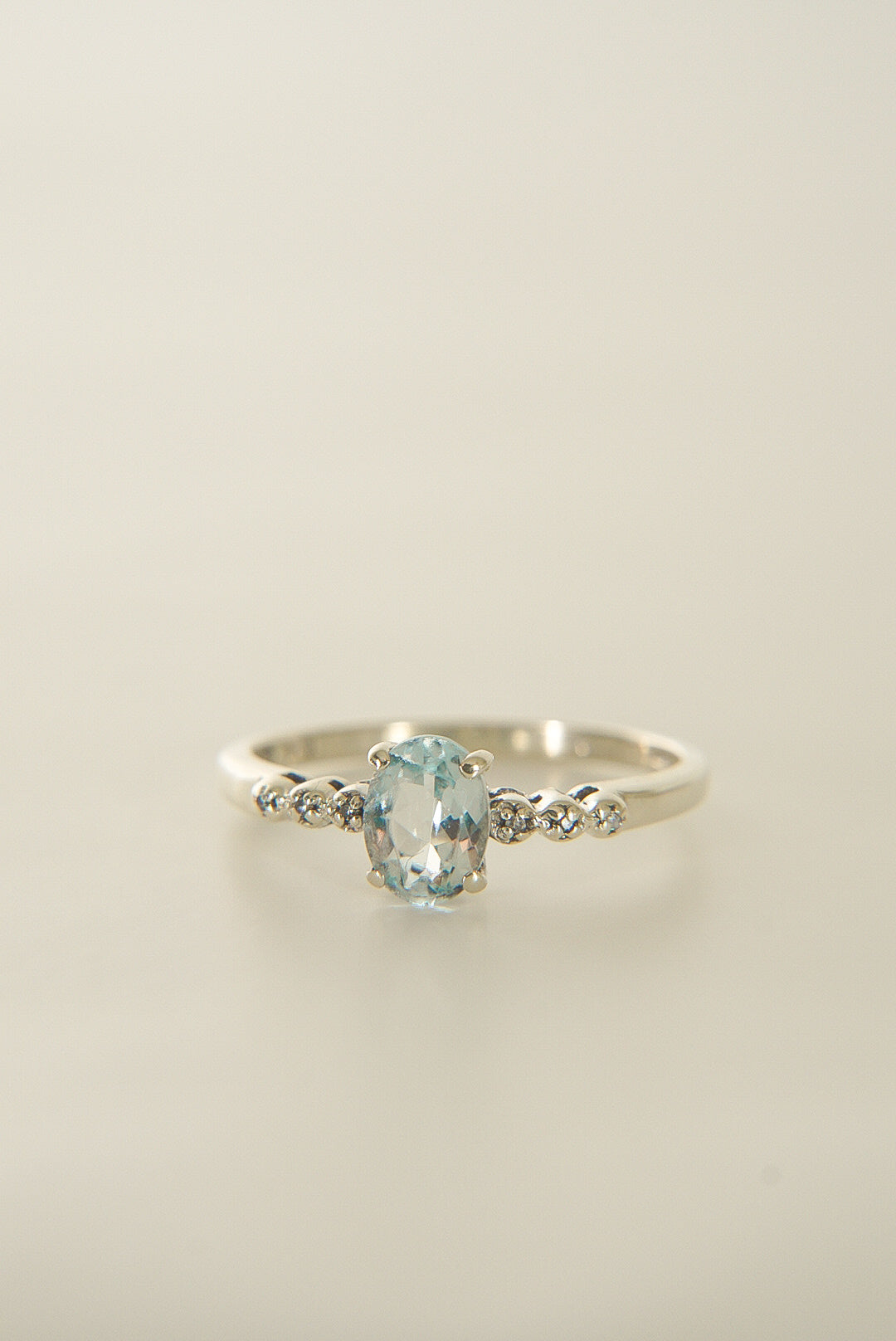 NOEMI | WHITE GOLD AQUAMARINE & DIAMOND RING