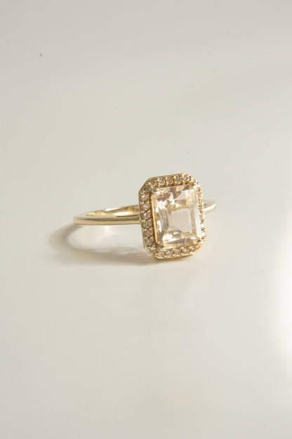 GINY | 9CT MORGANITE & DIAMOND RING