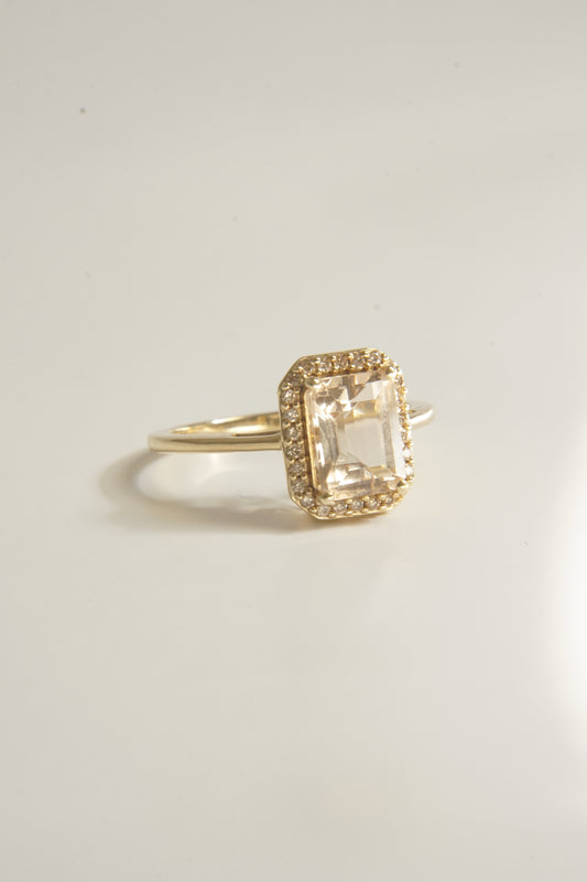 GINY | 9CT MORGANITE & DIAMOND RING