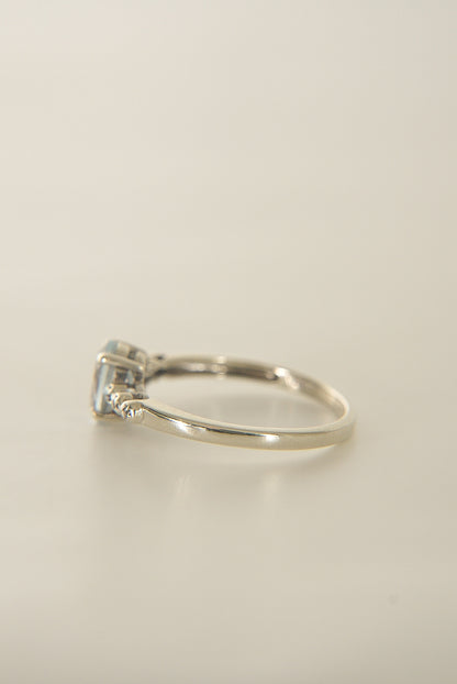 NOEMI | WHITE GOLD AQUAMARINE & DIAMOND RING