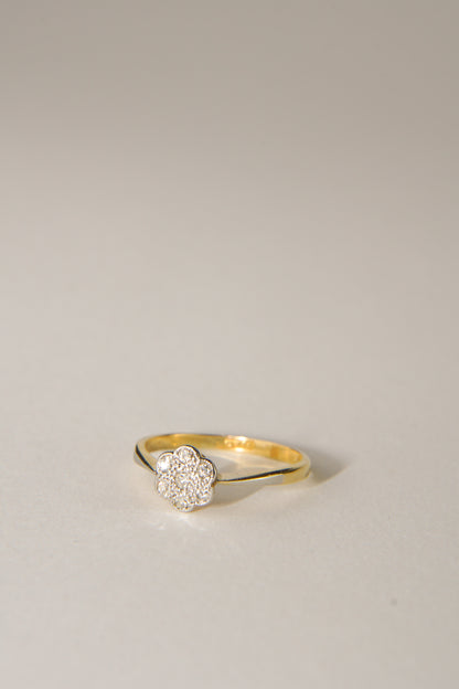 SARA | 18CT ANTIQUE DIAMOND DAISY RING