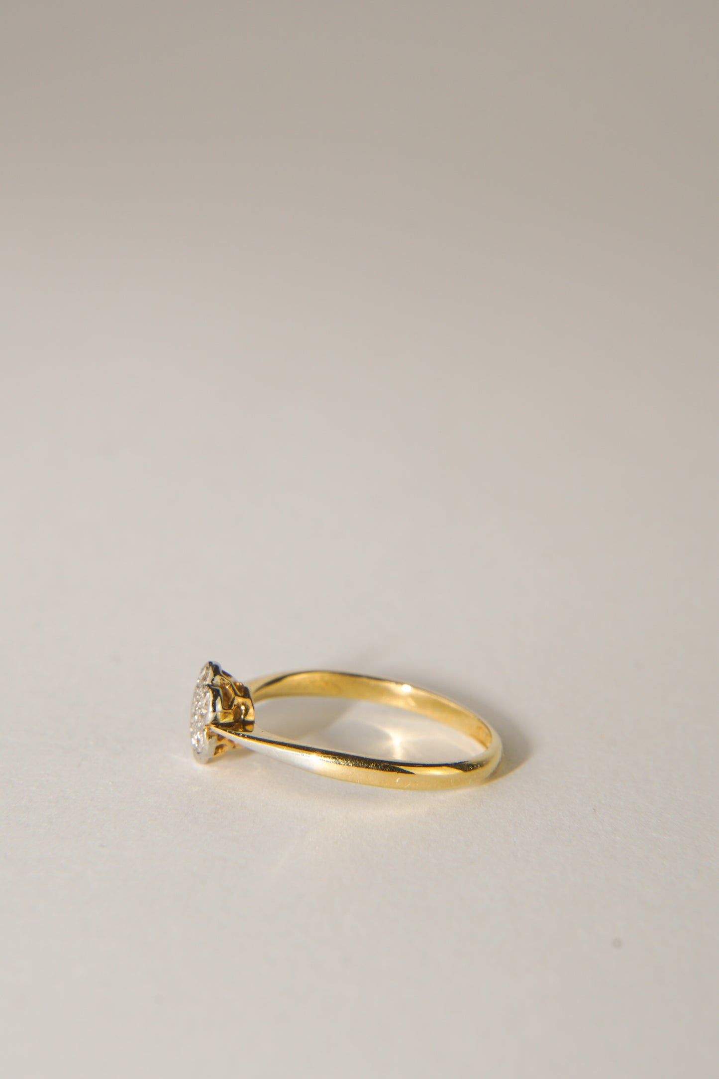 SARA | 18CT ANTIQUE DIAMOND DAISY RING