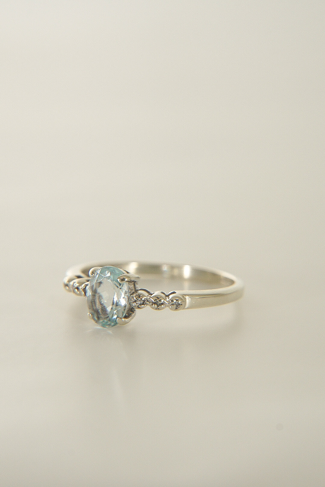 NOEMI | WHITE GOLD AQUAMARINE & DIAMOND RING