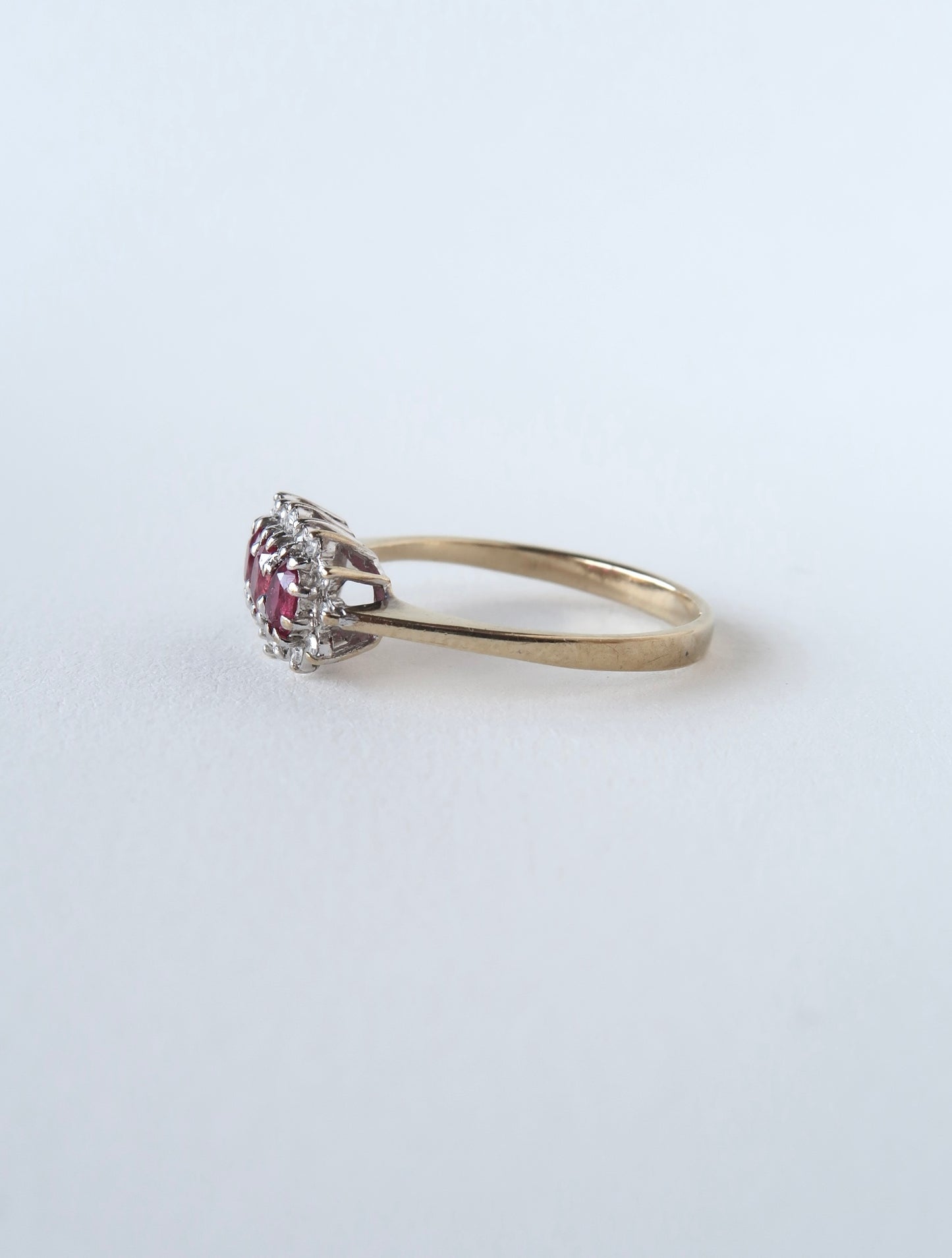 MAREA | RUBY & DIAMOND CLUSTER RING