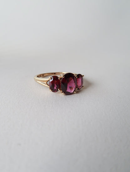 HAZEL | AMETHYST 3 STONE RING